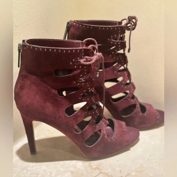 BCBG Generation burgundy peep toe lace heels shoes sandals .  Size 38.5/8.5 - Picture 5 of 17